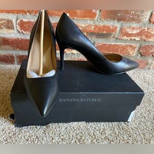 BANANA REPUBLIC Madison Round 9.5 M BLACK LEATHER 3 1/2” STILETTO HEELS NIB